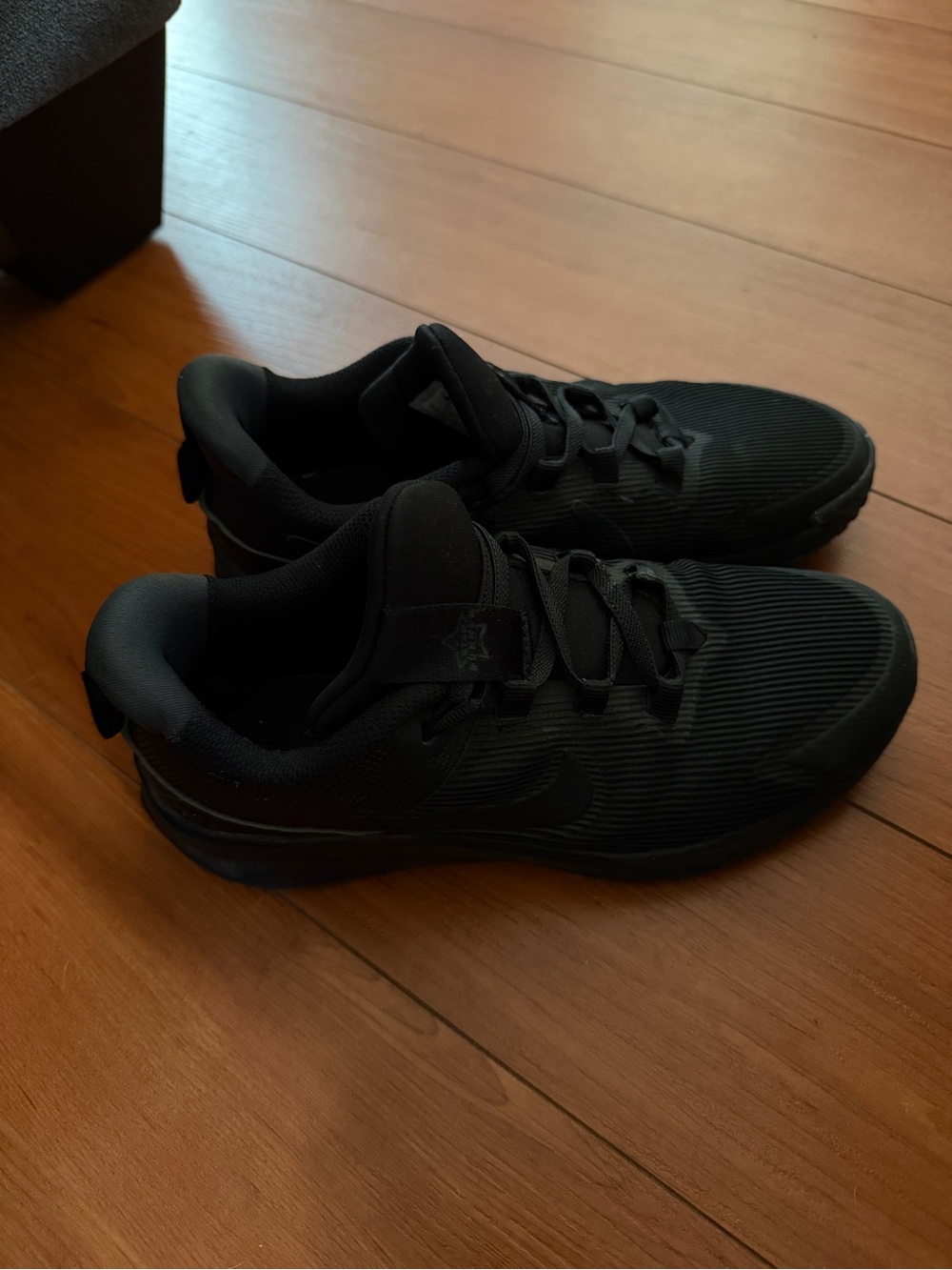 Kids Nike Star Runner 4 All-Black Low-Top